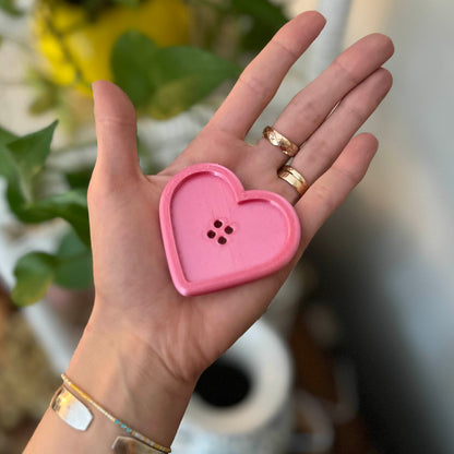 /products/big-pink-heart-button